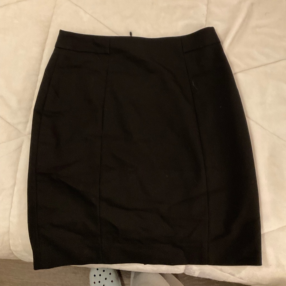 H&M black pencil skirt